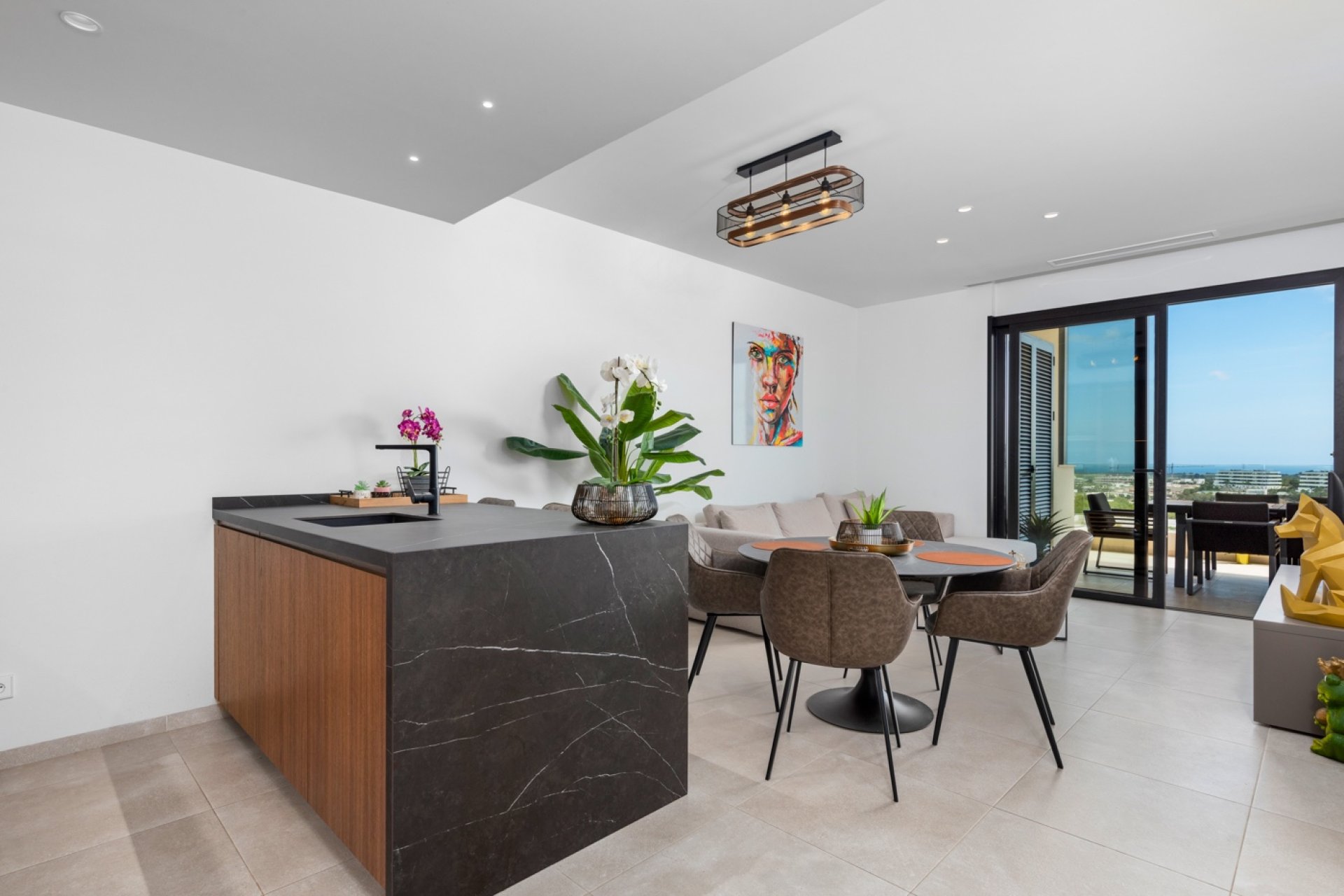 Resale - Apartment -
Las Colinas Golf