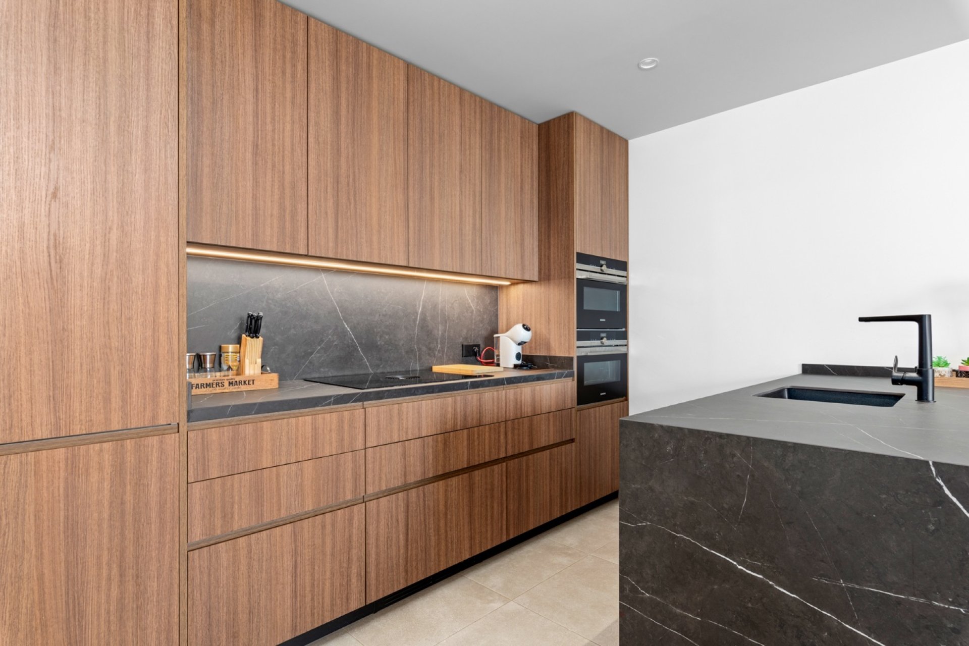 Resale - Apartment -
Las Colinas Golf