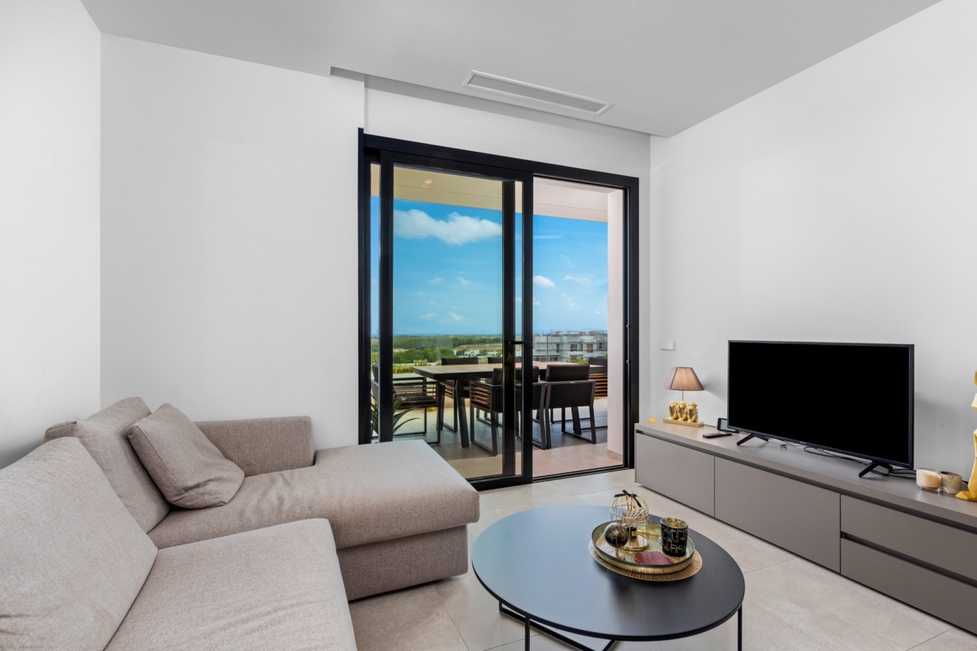 Resale - Apartment -
Las Colinas Golf