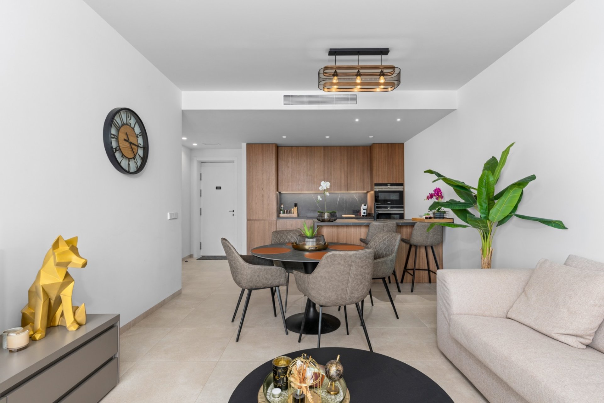 Resale - Apartment -
Las Colinas Golf