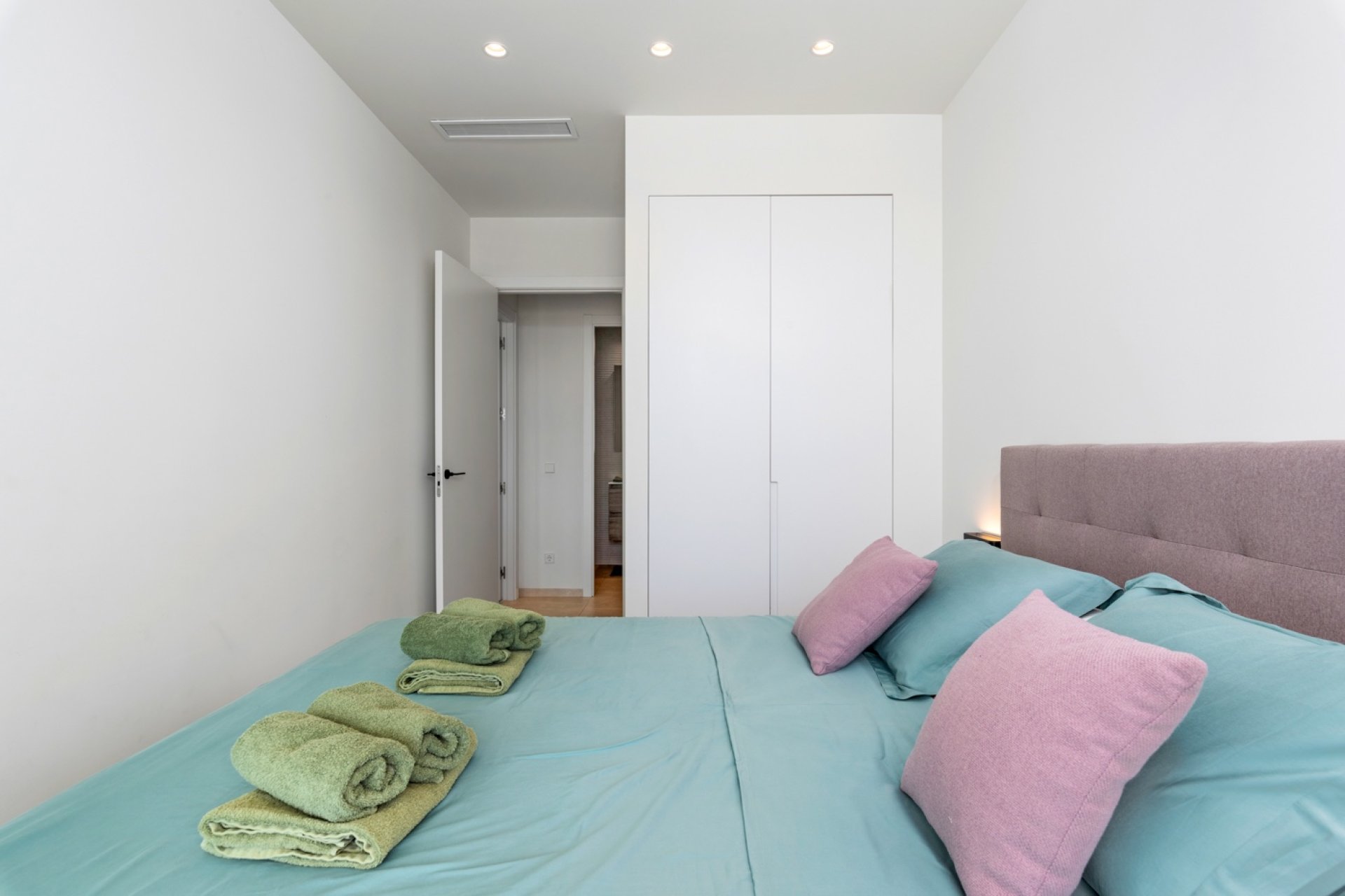 Resale - Apartment -
Las Colinas Golf