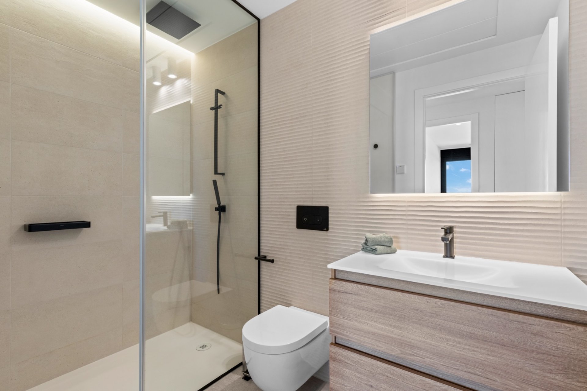 Resale - Apartment -
Las Colinas Golf