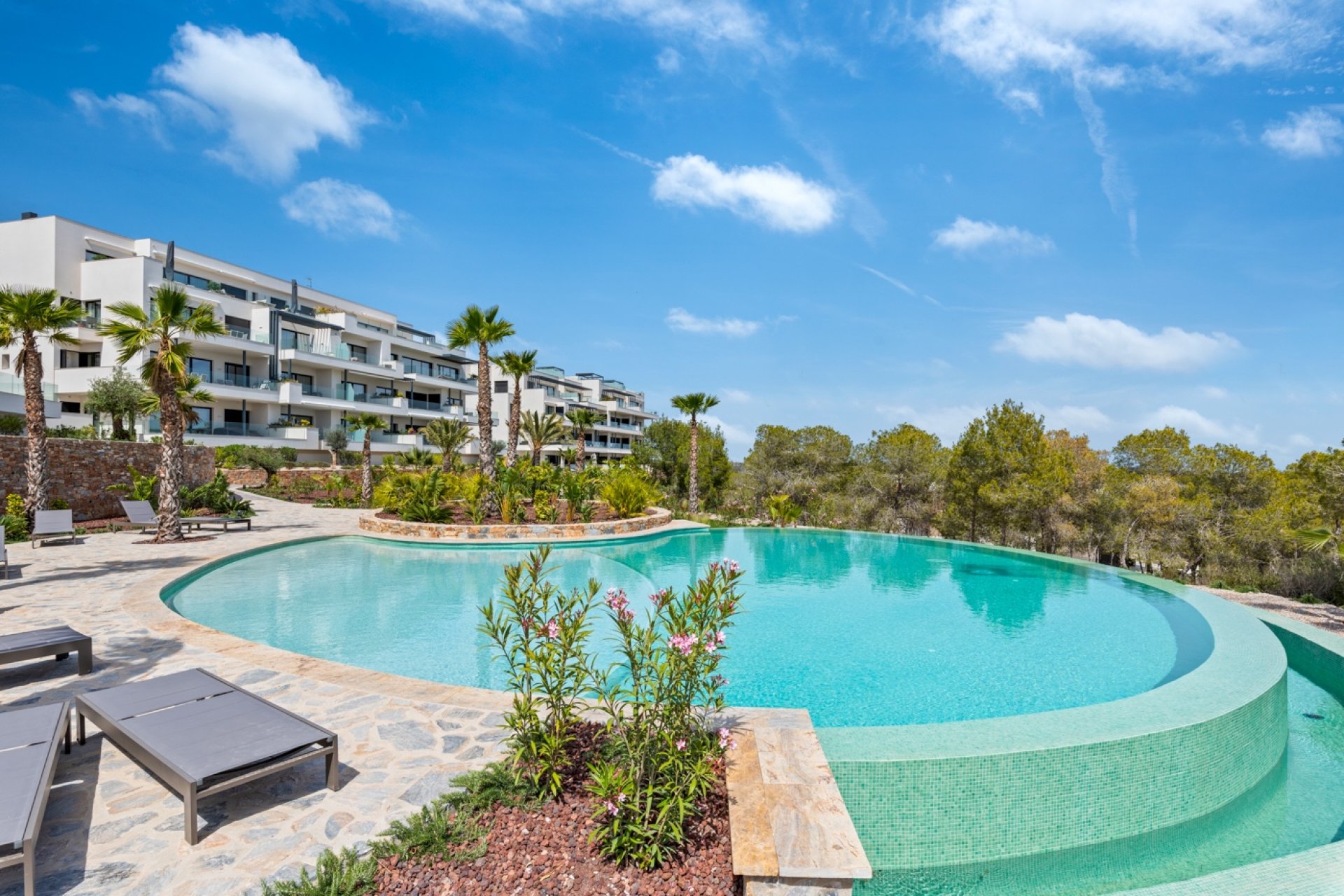 Resale - Apartment -
Las Colinas Golf
