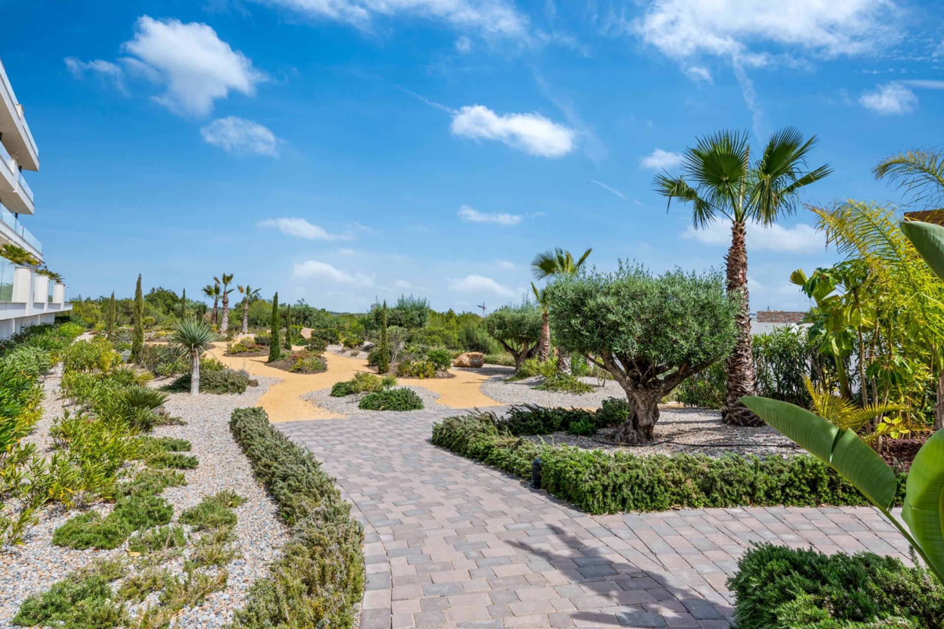 Resale - Apartment -
Las Colinas Golf