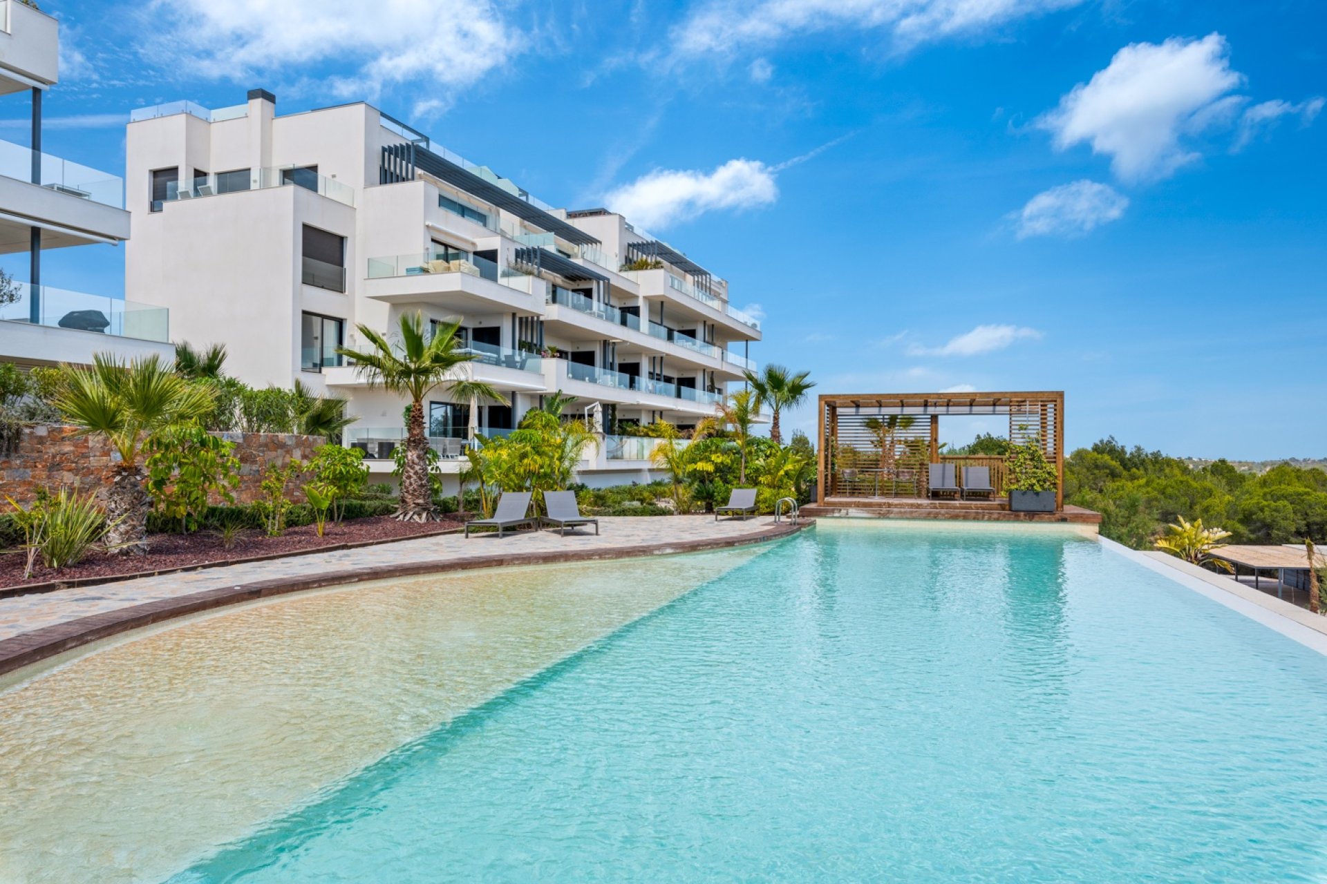 Resale - Apartment -
Las Colinas Golf