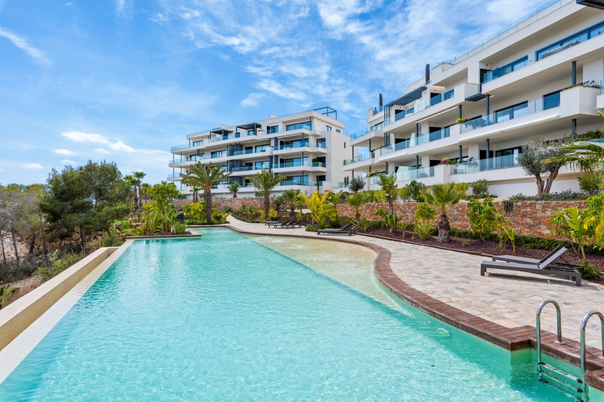 Resale - Apartment -
Las Colinas Golf