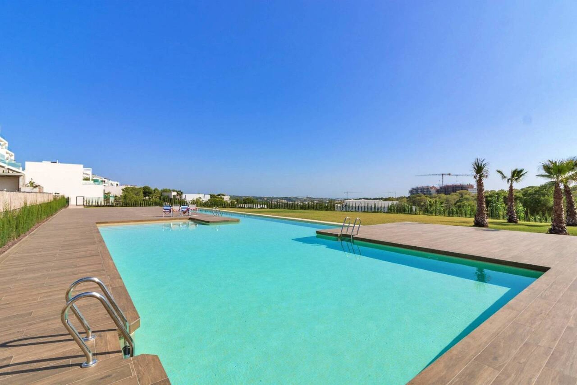 Resale - Apartment -
Las Colinas Golf