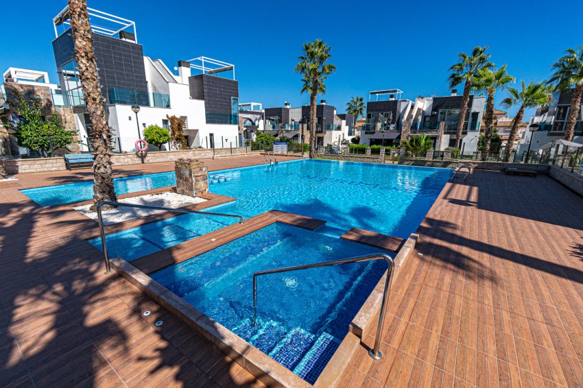 Resale - Apartment -
Lomas de Cabo Roig