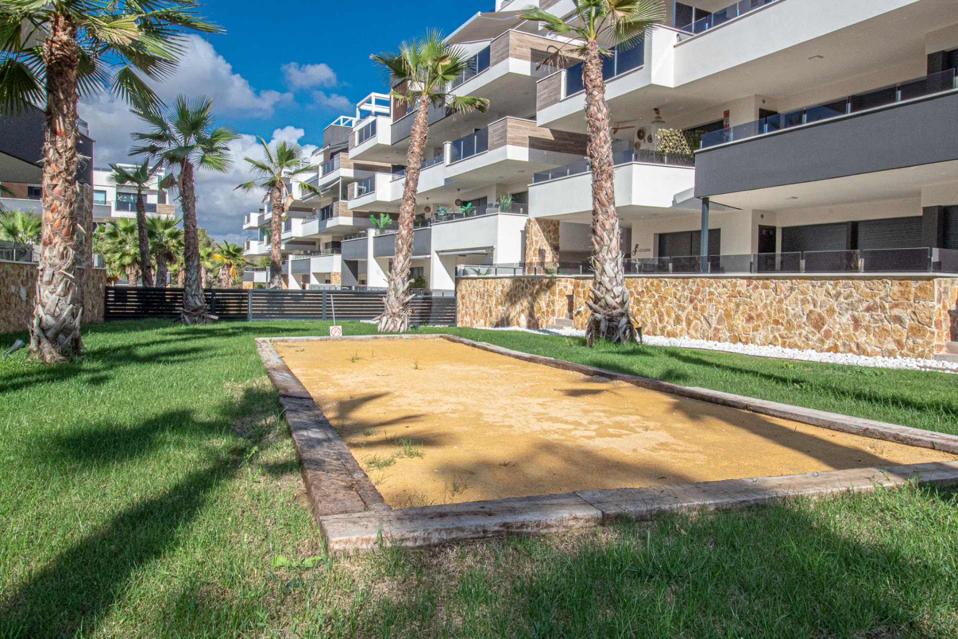 Resale - Apartment -
Los Altos
