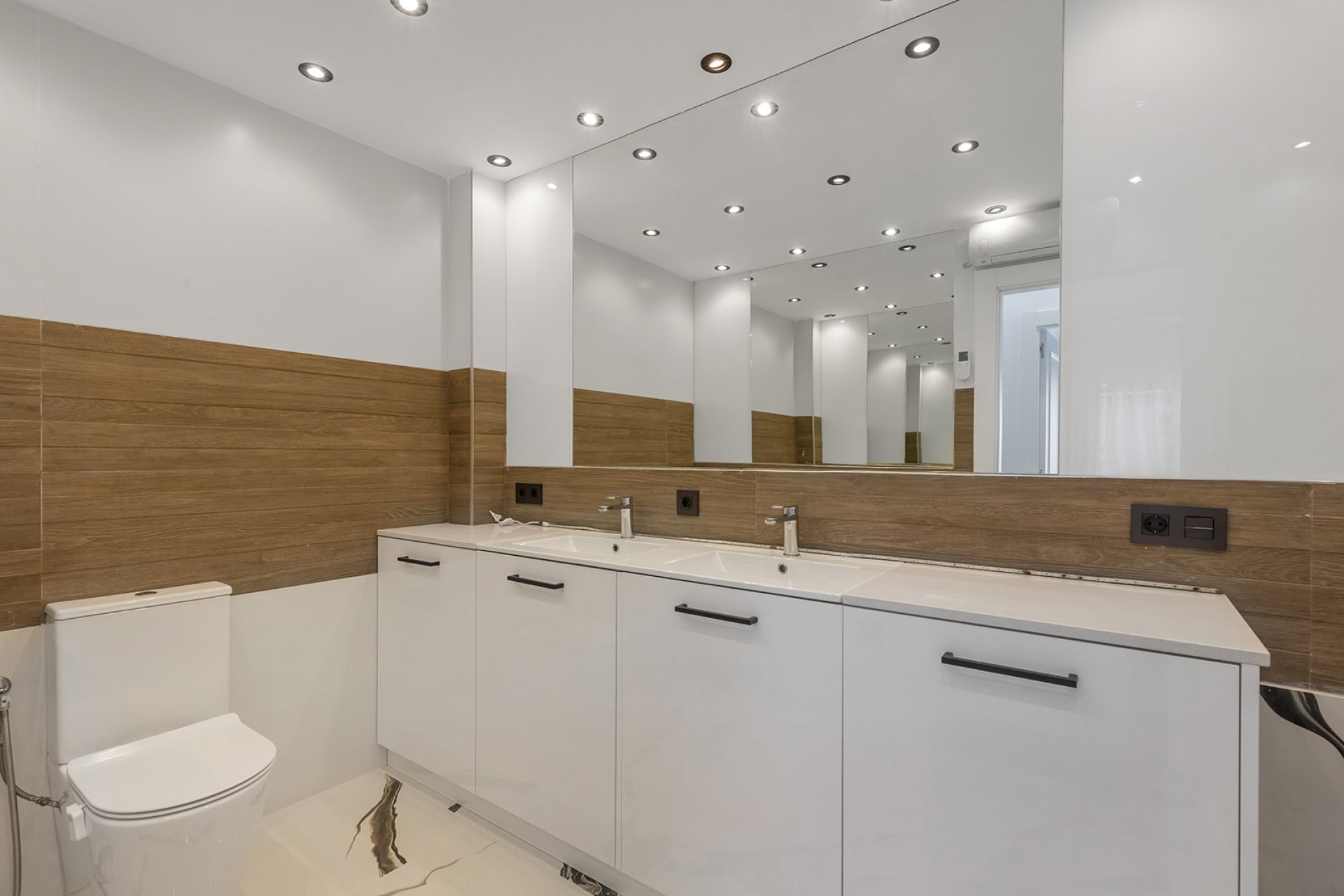 Resale - Apartment -
Los Montesinos