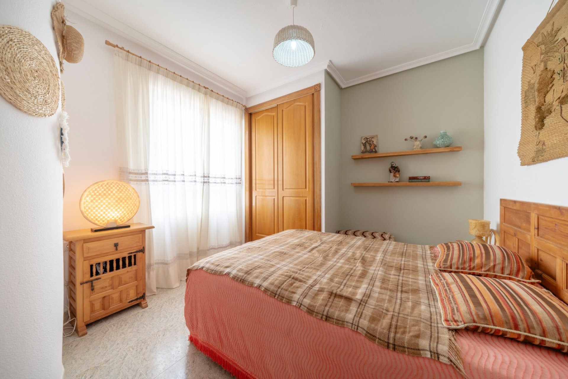 Resale - Apartment -
Los Montesinos