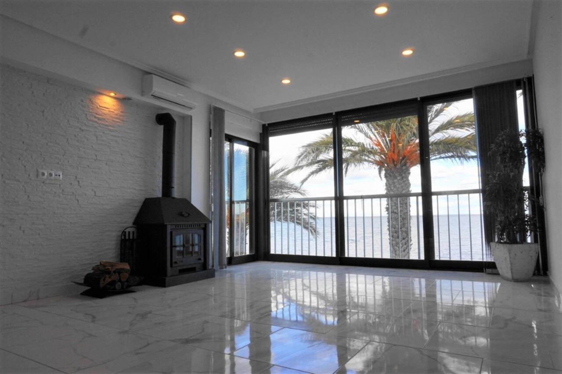 Resale - Apartment -
Los Urrutias