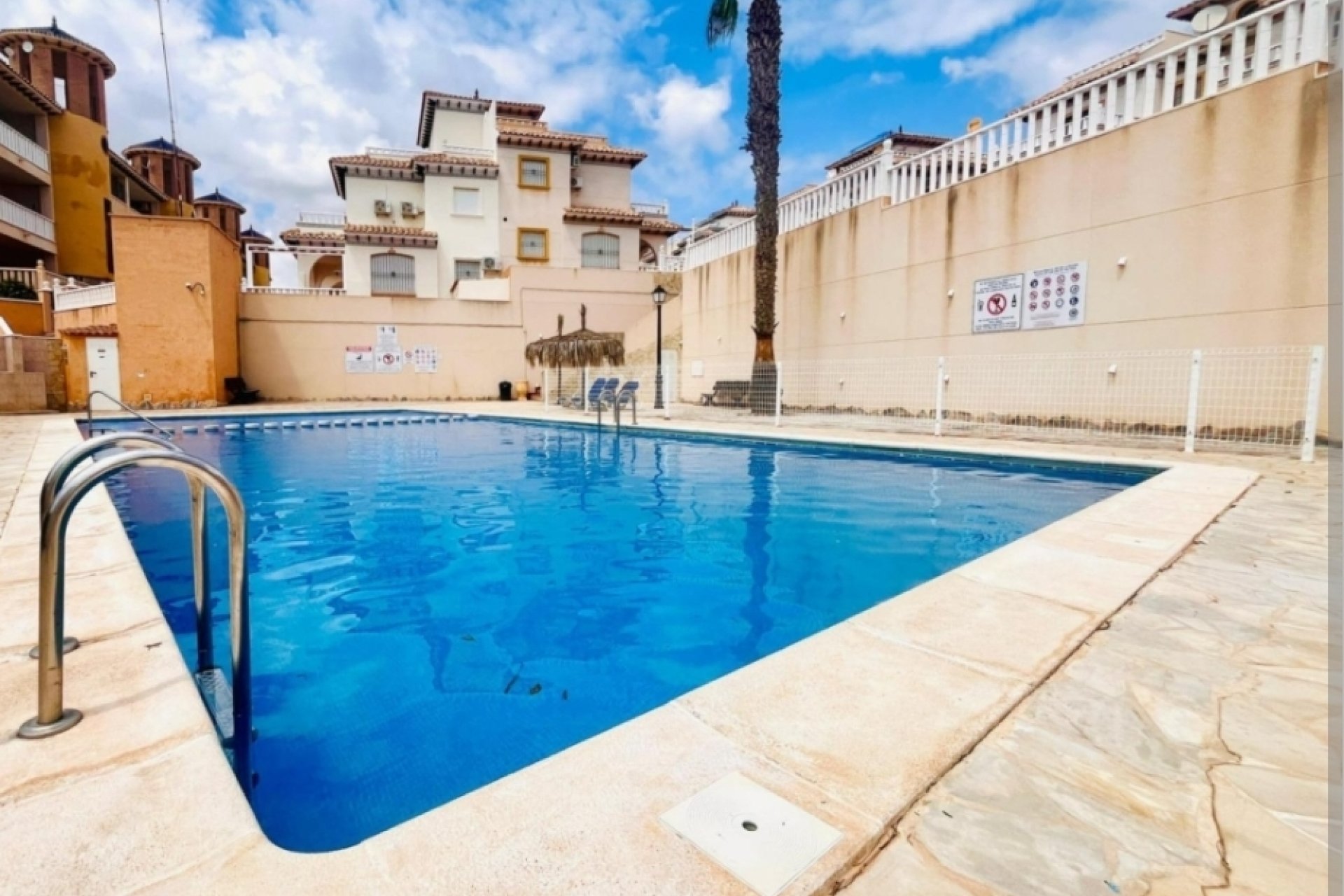 Resale - Apartment -
Orihuela - Cabo Roig