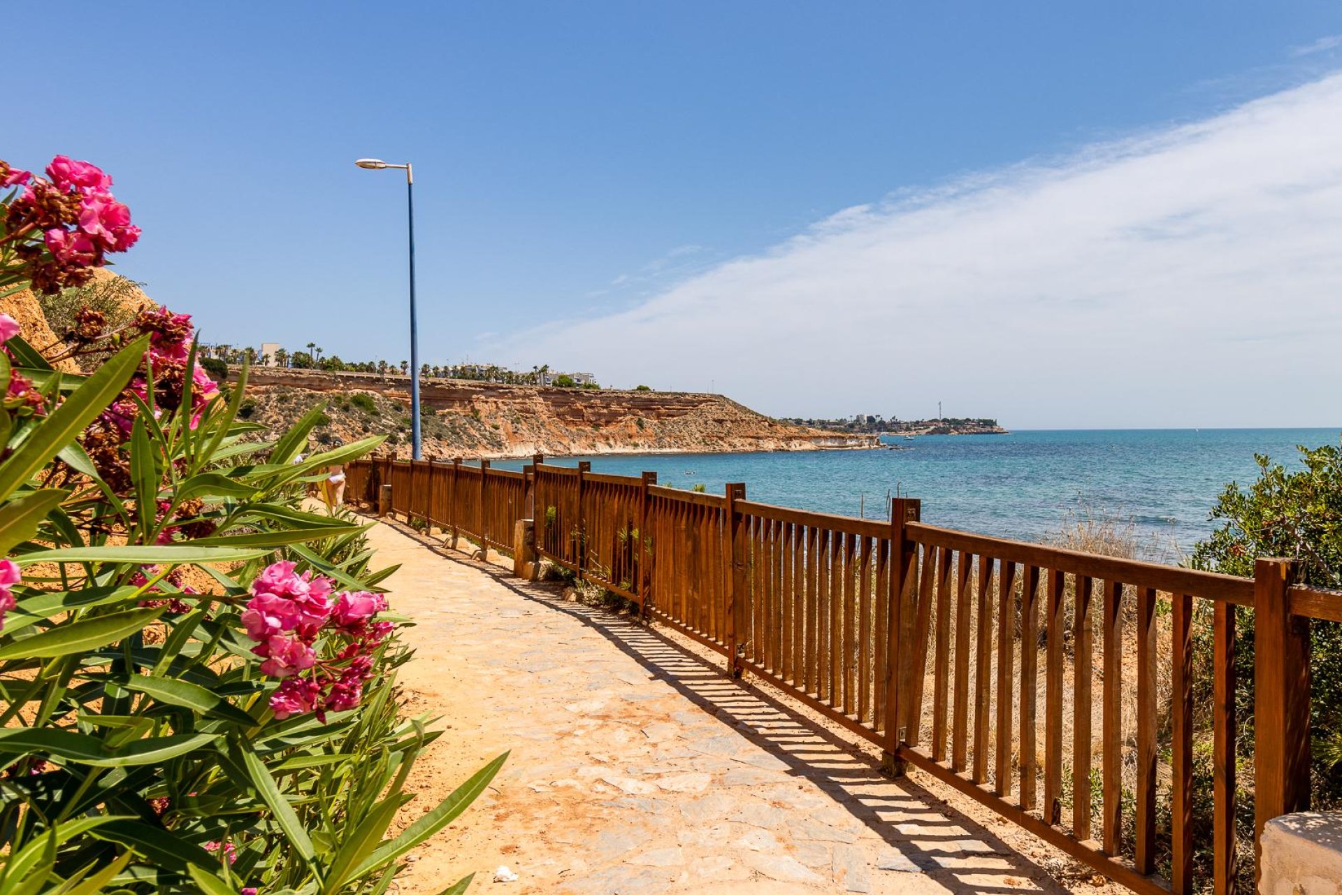 Resale - Apartment -
Orihuela Costa - Campoamor