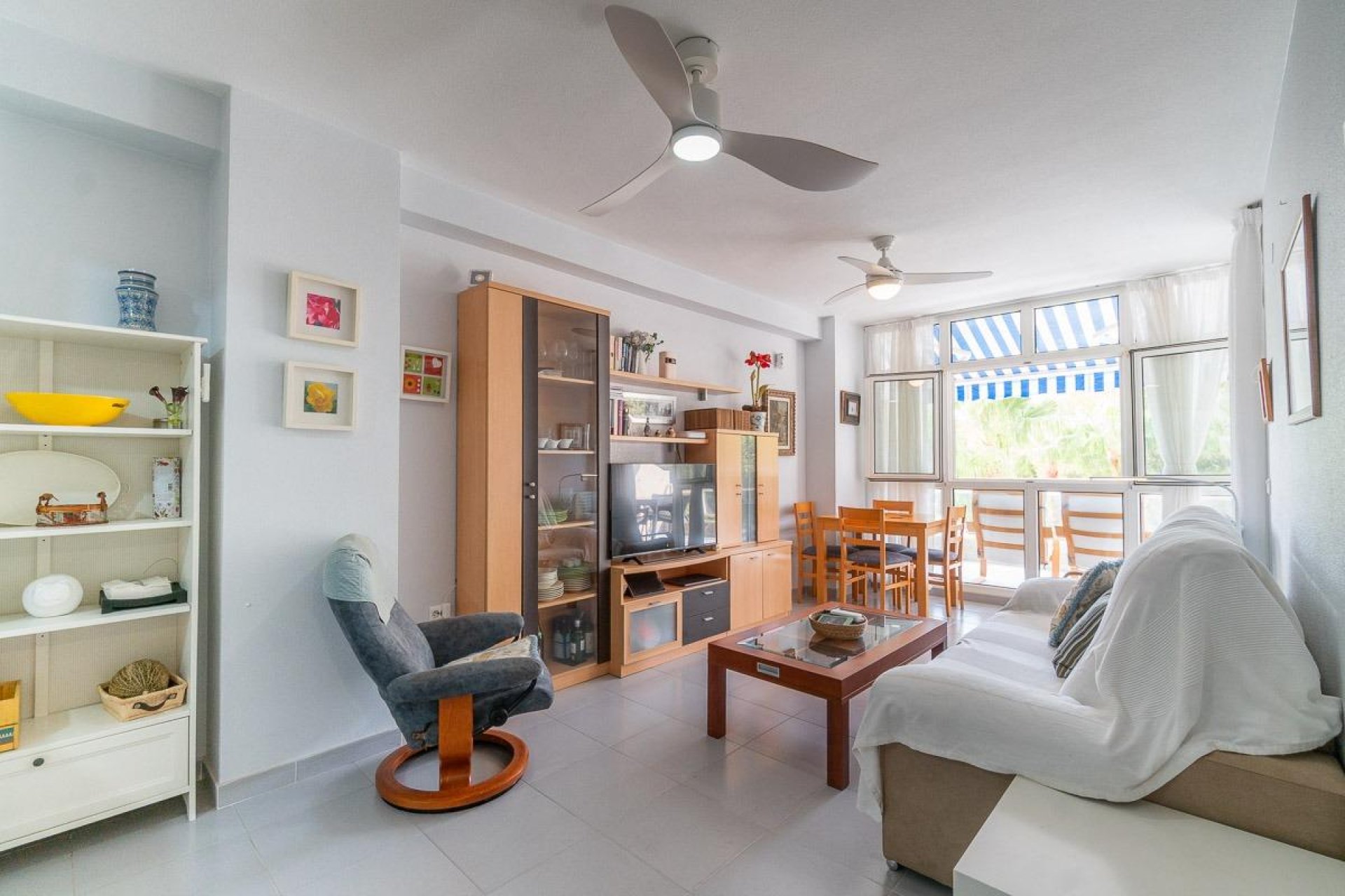 Resale - Apartment -
Orihuela Costa - Campoamor