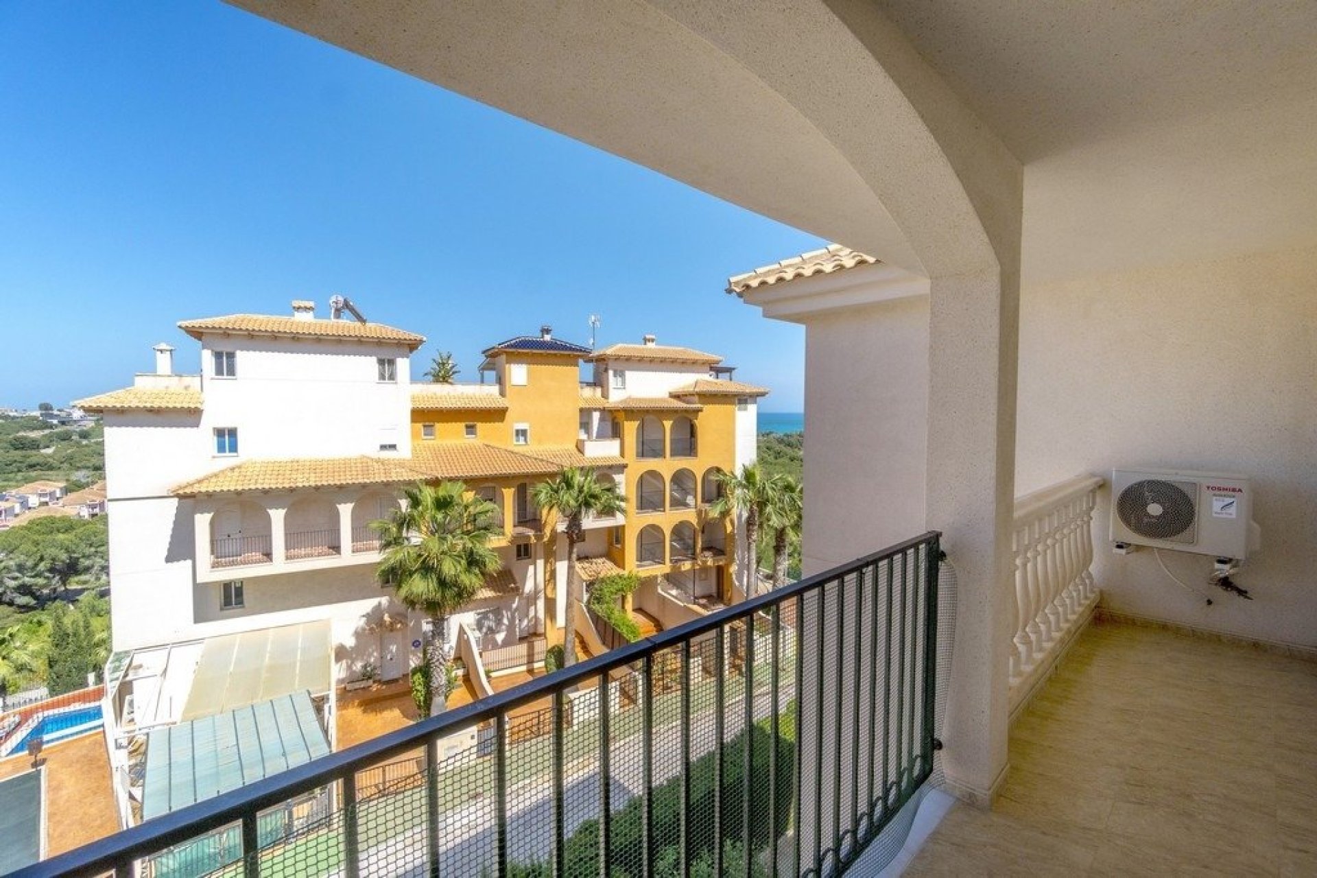 Resale - Apartment -
Orihuela Costa - Campoamor