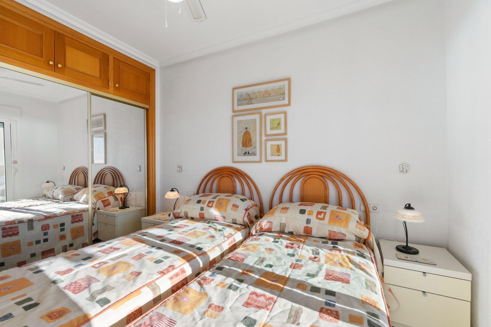 Resale - Apartment -
Orihuela Costa - Campoamor