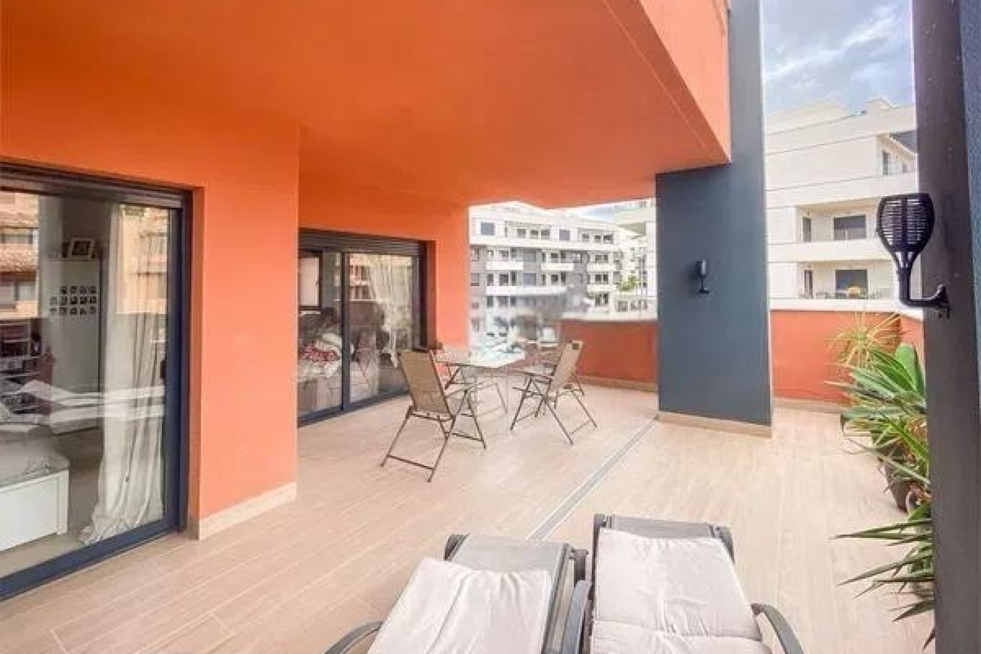 Resale - Apartment -
Orihuela Costa - Las Filipinas