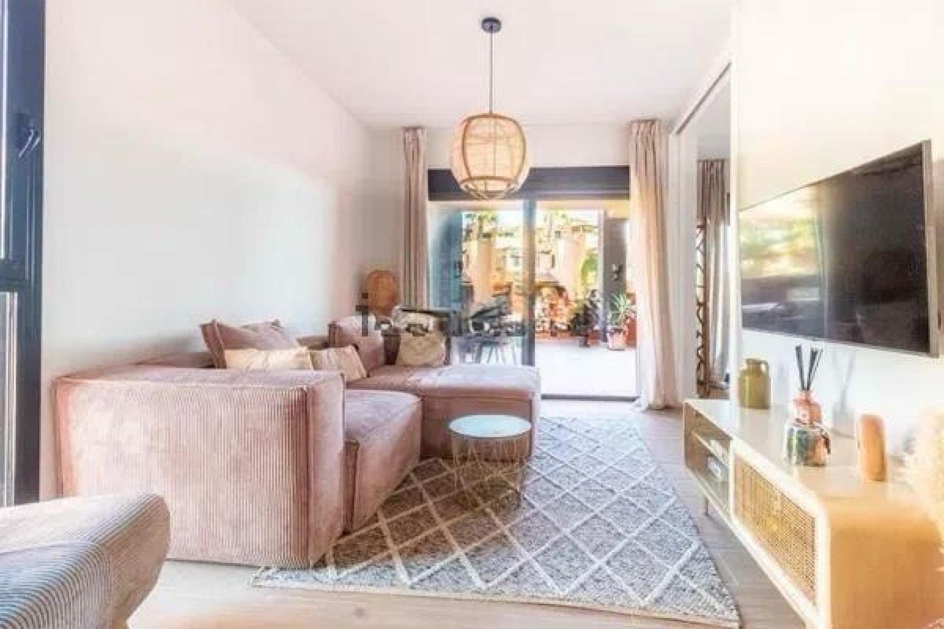 Resale - Apartment -
Orihuela Costa - Las Filipinas