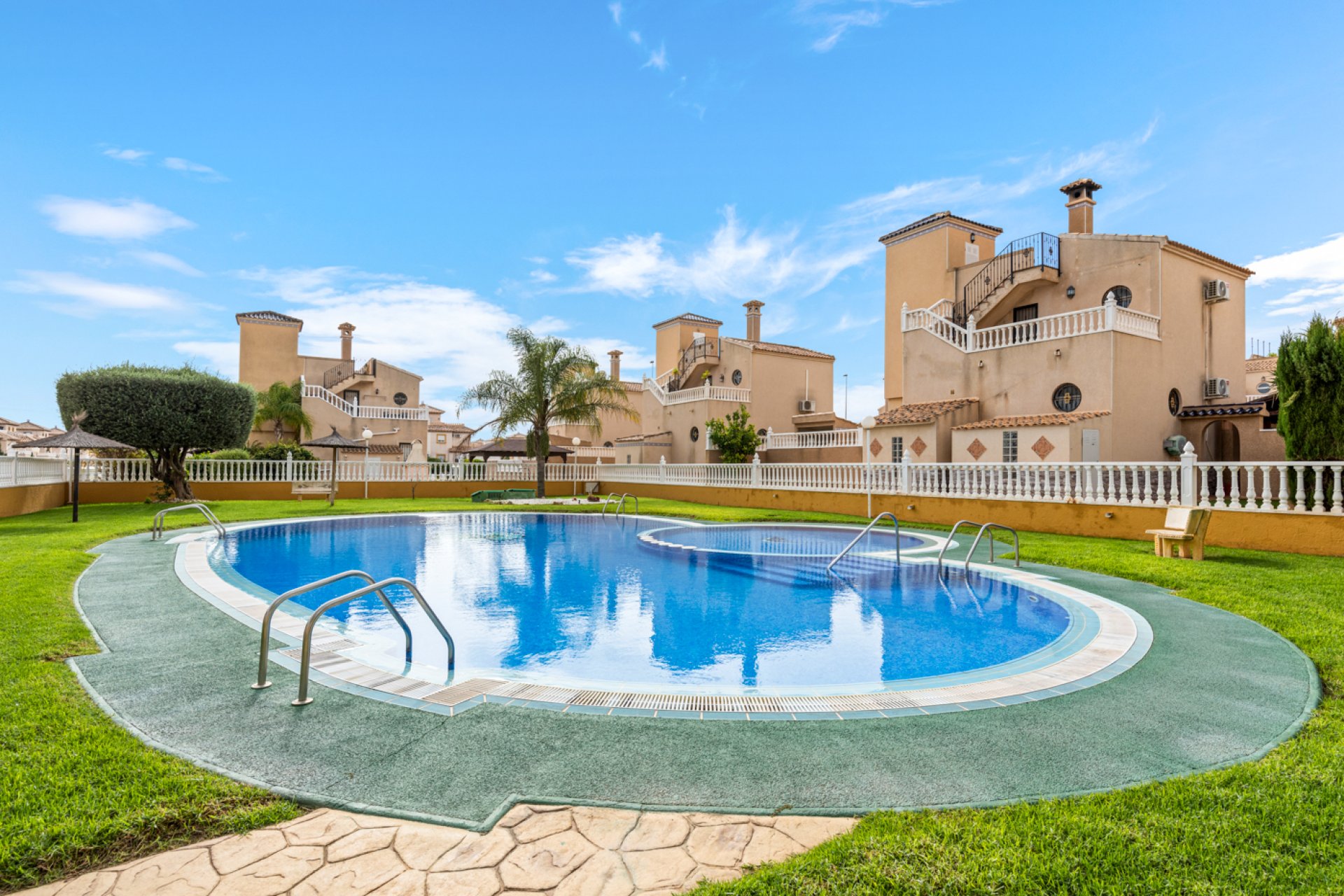 Resale - Apartment -
Orihuela Costa - Lomas de Cabo Roig