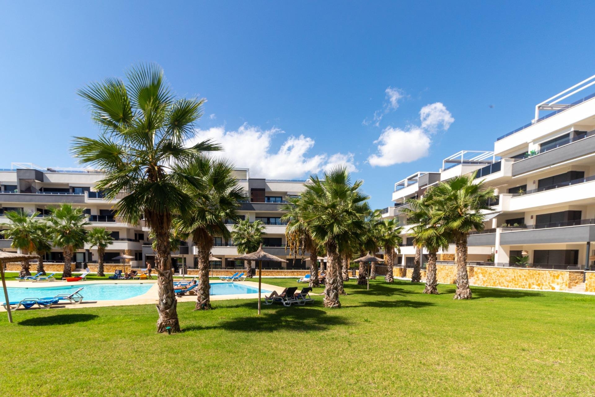 Resale - Apartment -
Orihuela Costa - Los Almendros-La Florida