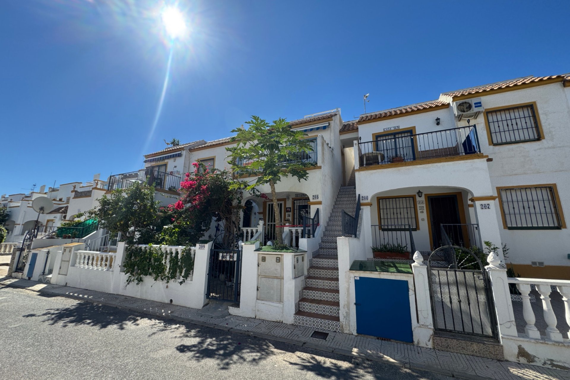 Resale - Apartment -
Orihuela Costa - Los Almendros-La Florida