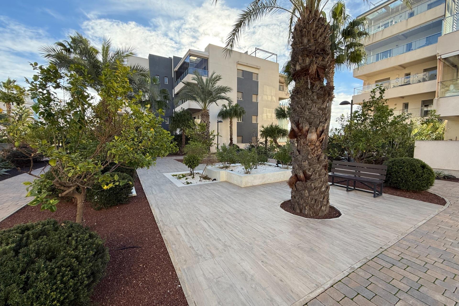 Resale - Apartment -
Orihuela Costa - Los Dolses