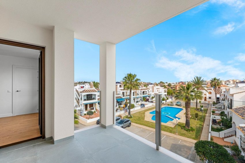 Resale - Apartment -
Orihuela Costa - PAU 8