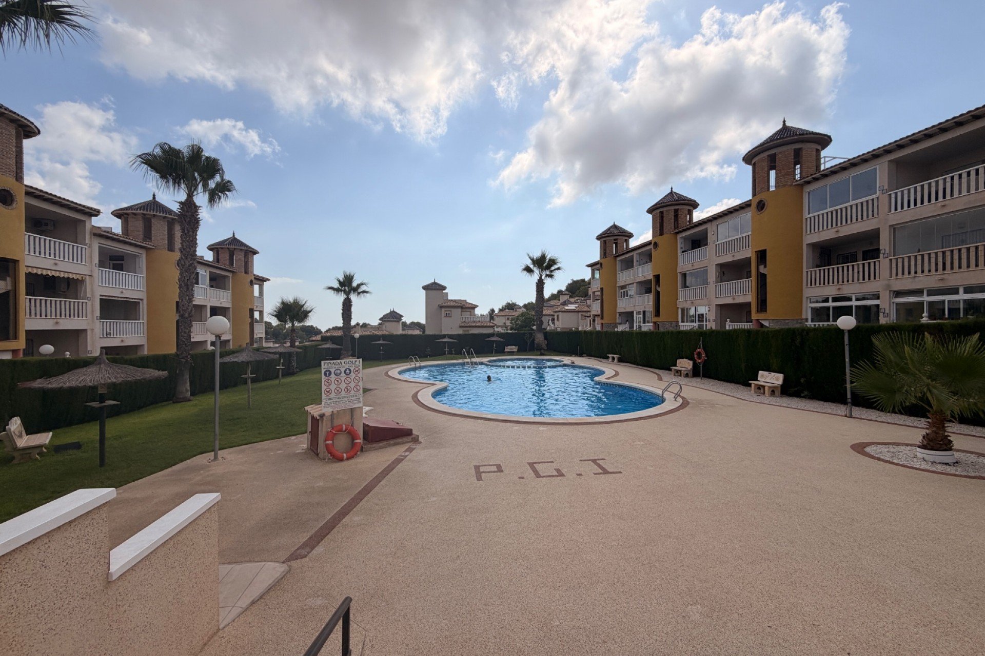 Resale - Apartment -
Orihuela Costa - Villamartín-Las Filipinas