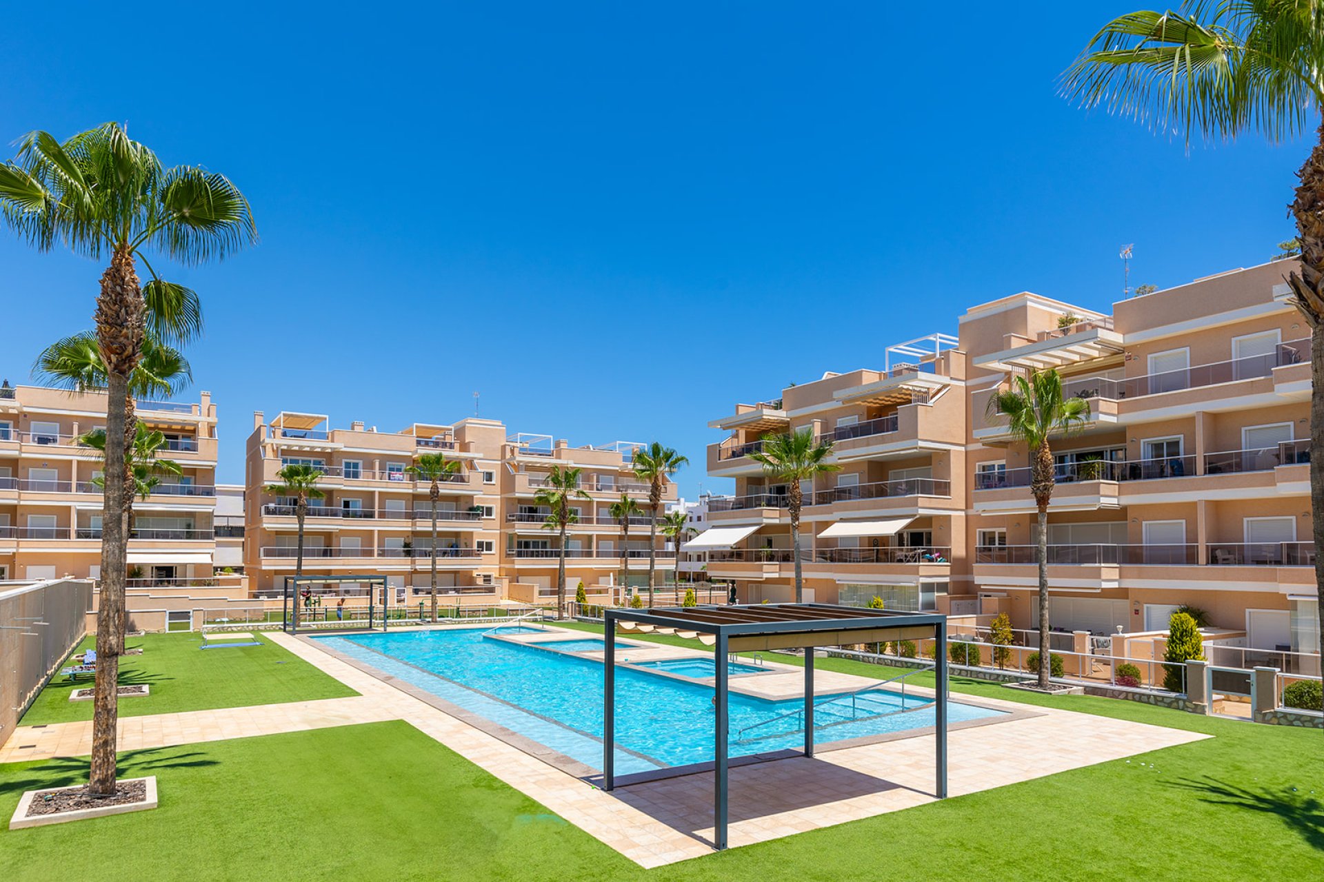 Resale - Apartment -
Orihuela Costa - Villamartín-Las Filipinas