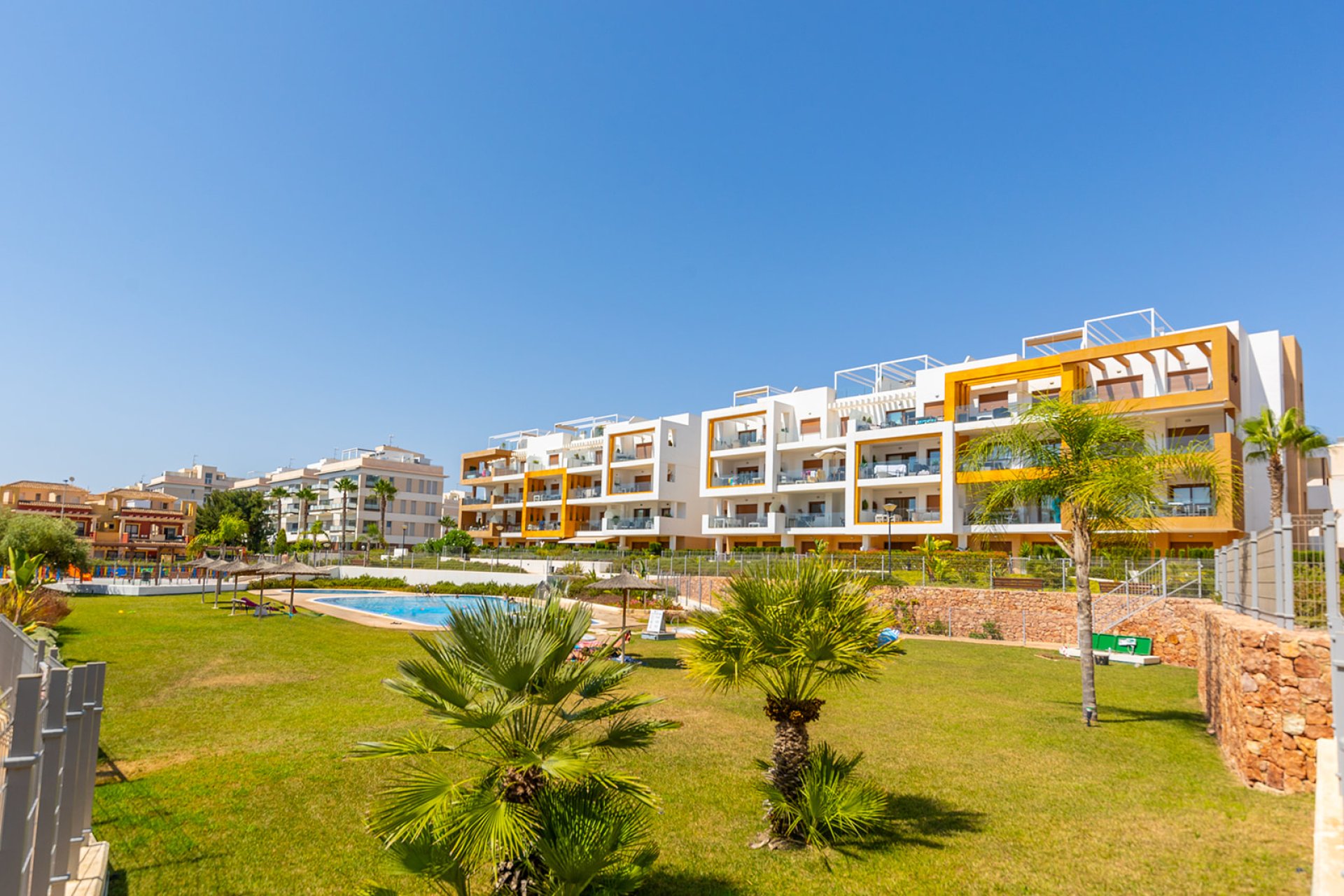 Resale - Apartment -
Orihuela Costa - Villamartín-Las Filipinas