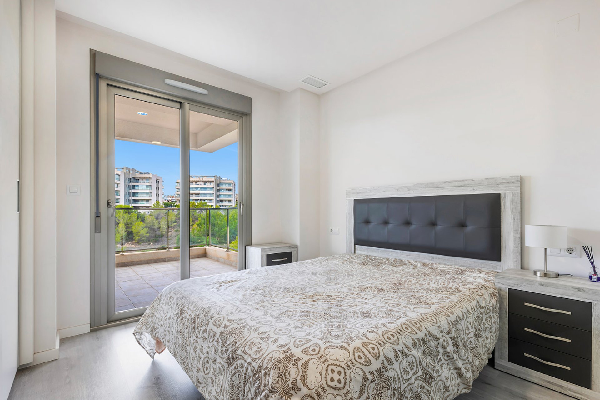 Resale - Apartment -
Orihuela Costa - Villamartín-Las Filipinas