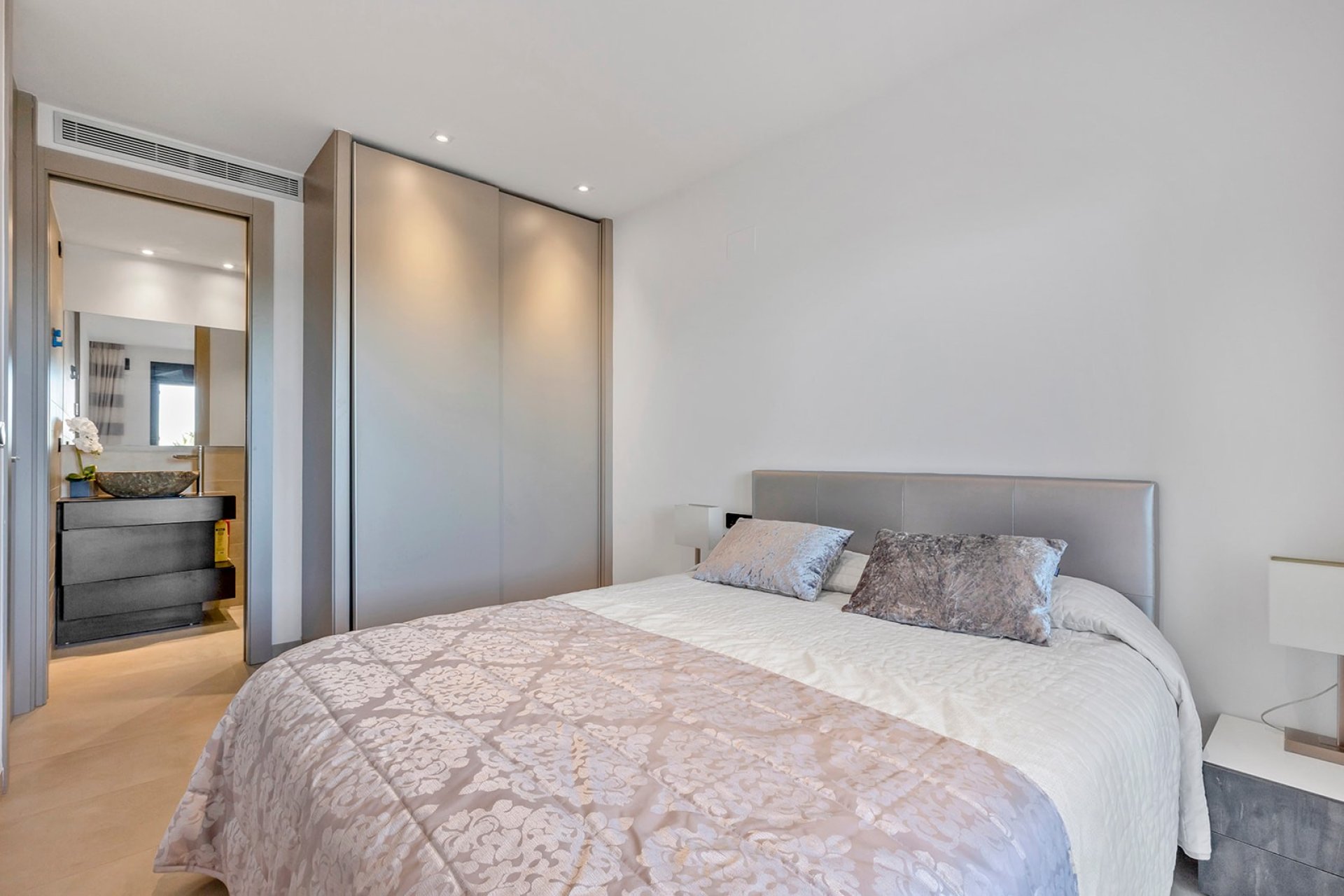 Resale - Apartment -
Orihuela Costa