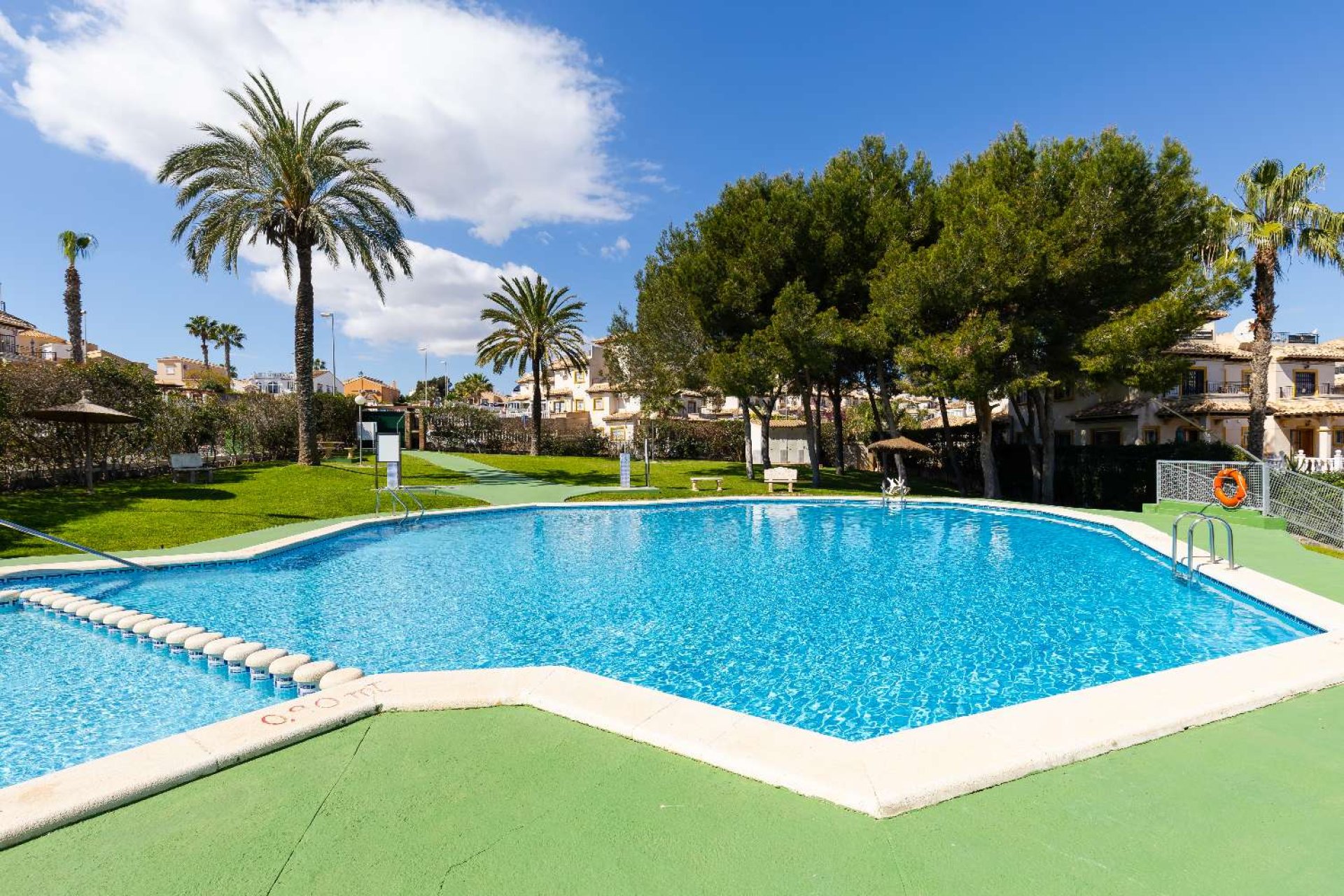 Resale - Apartment -
Orihuela - Villamartín-Las Filipinas