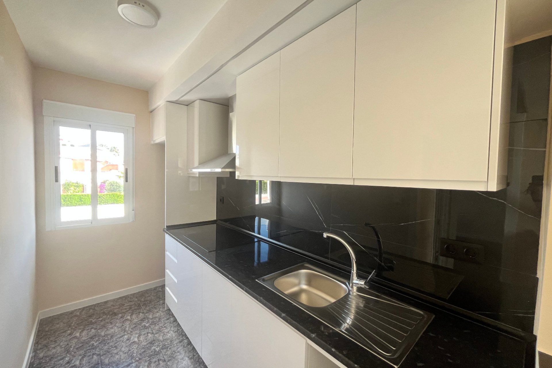 Resale - Apartment -
Playa Flamenca - Res. San Antonio