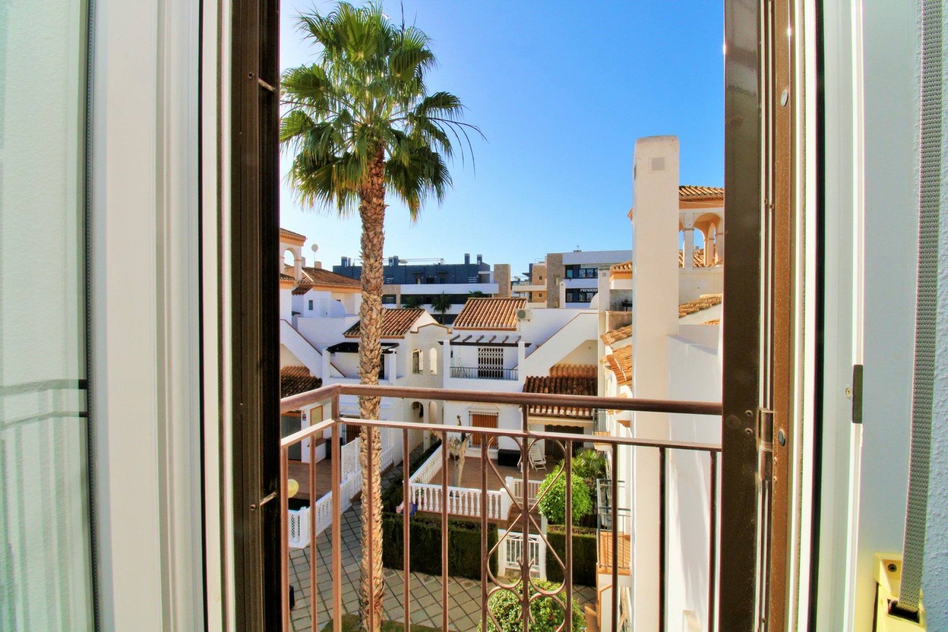 Resale - Apartment -
Playa Flamenca
