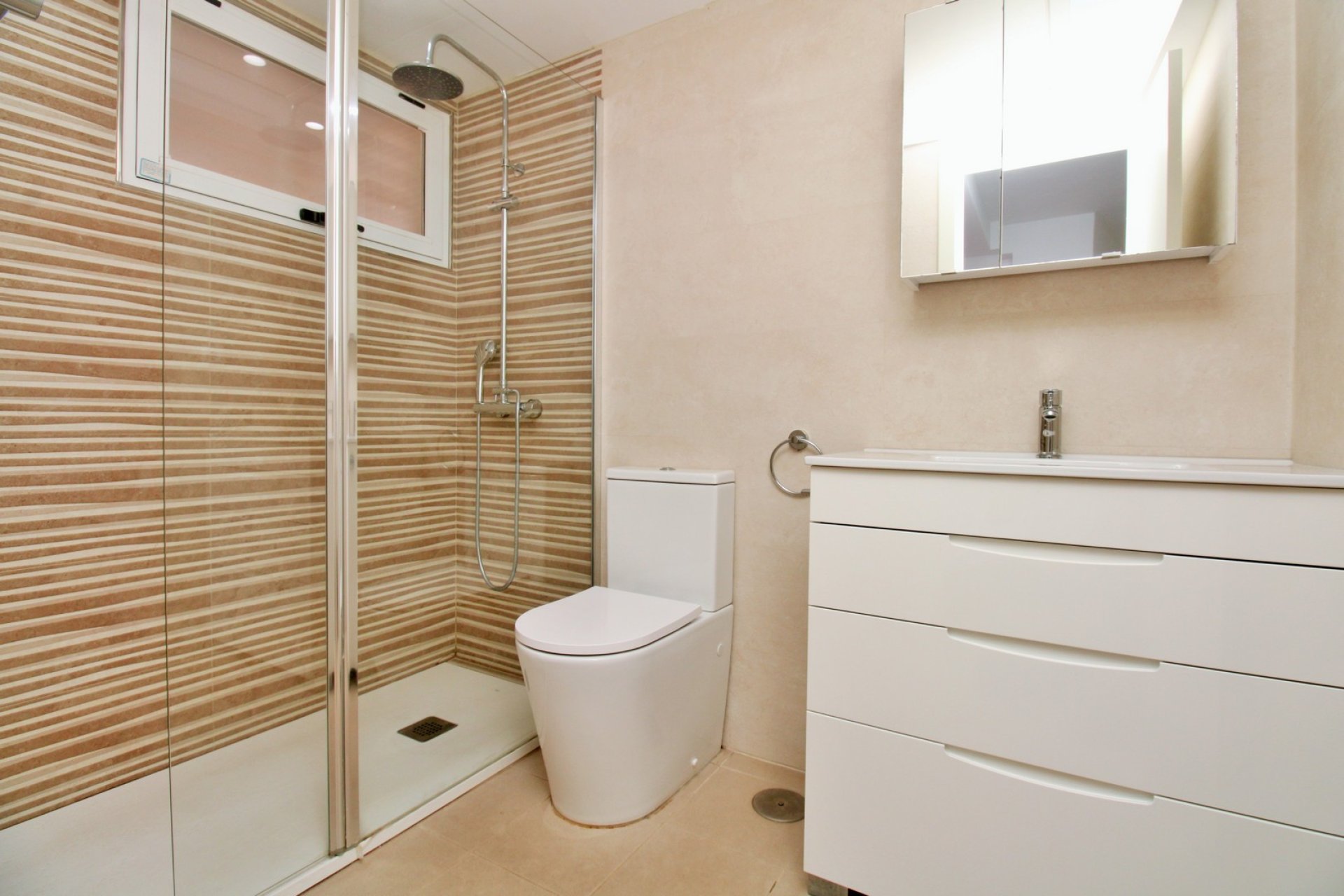 Resale - Apartment -
Playa Flamenca