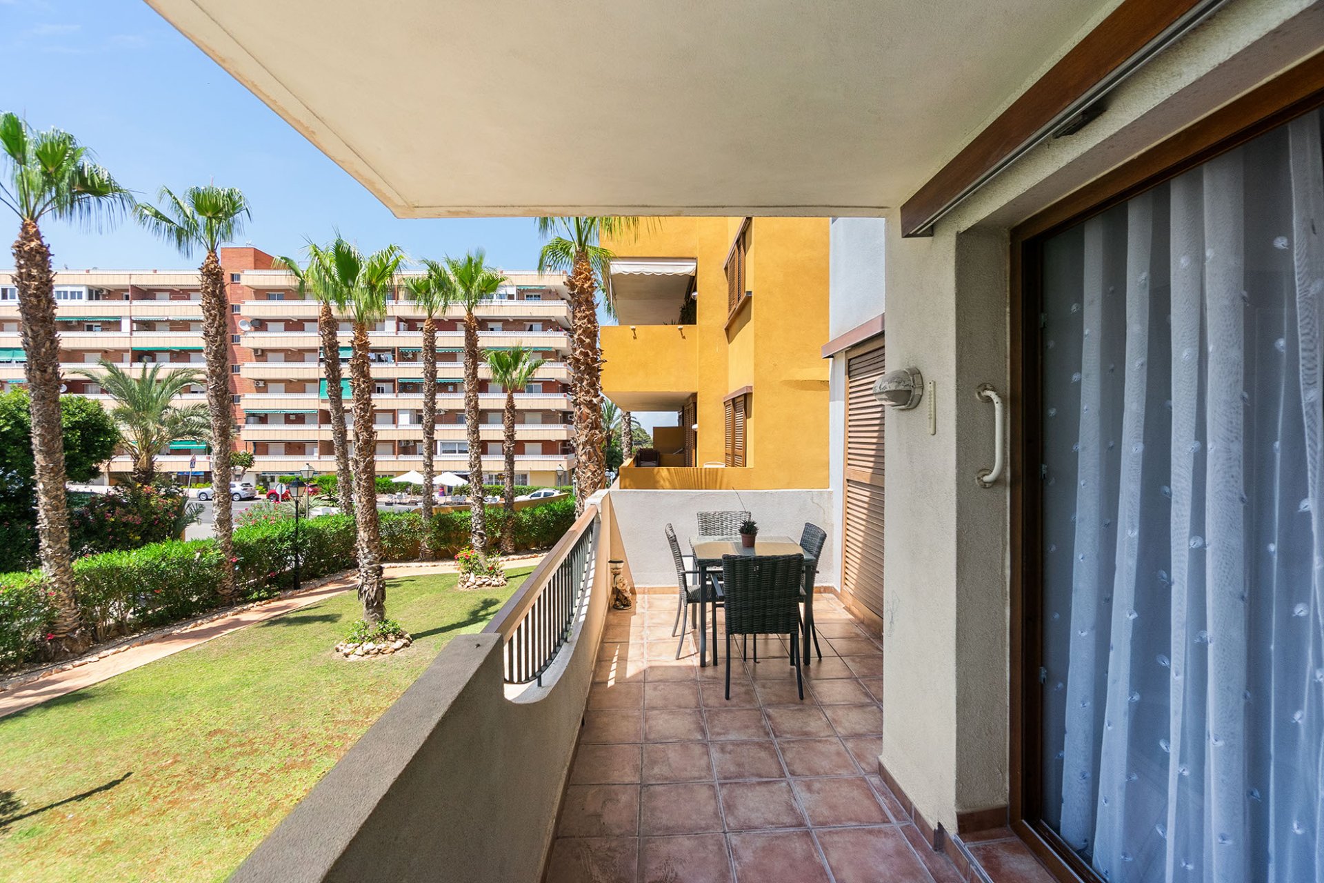 Resale - Apartment -
Punta Prima - La Entrada