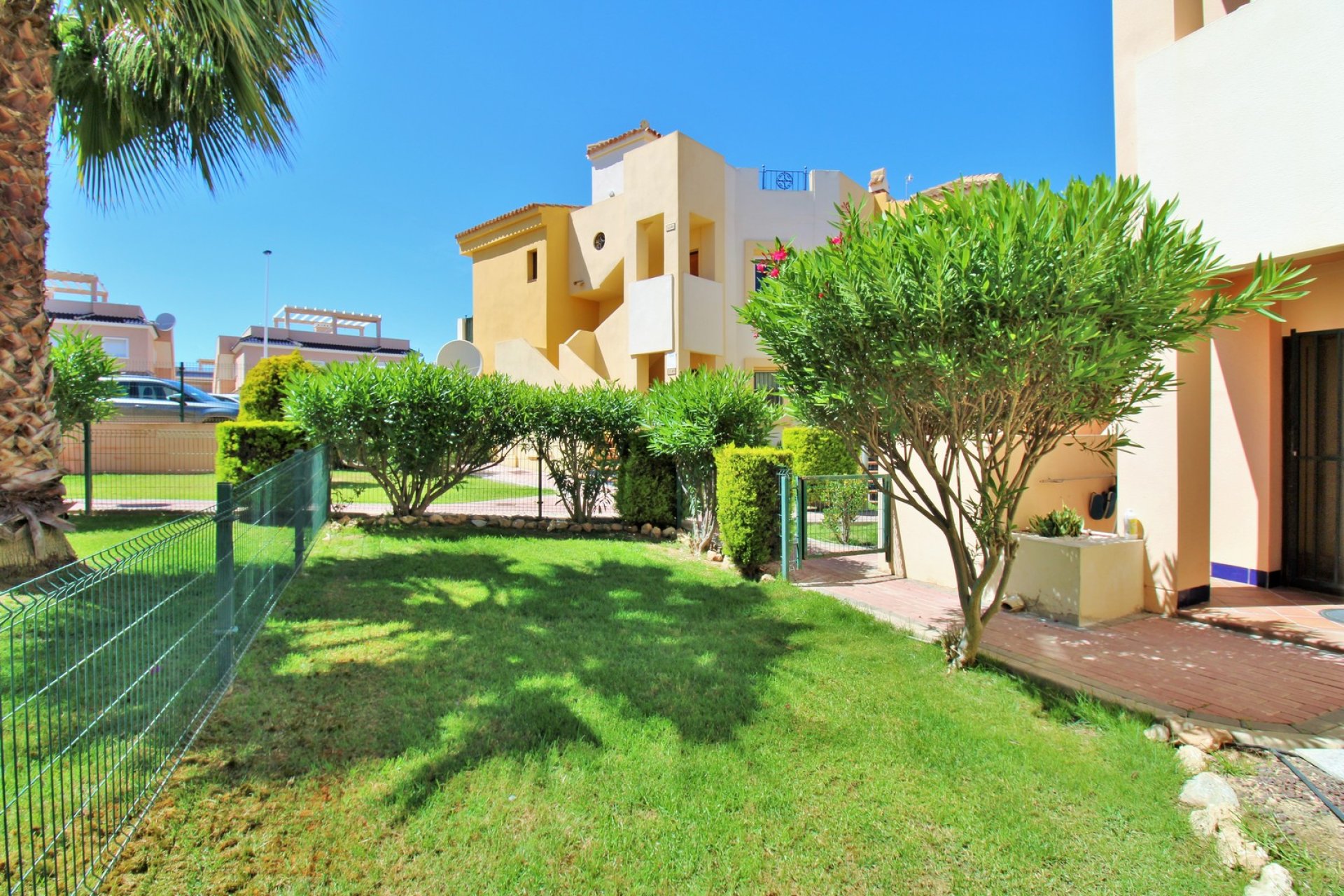 Resale - Apartment -
Punta Prima