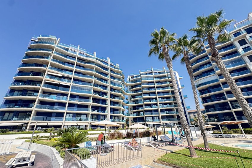 Resale - Apartment -
Punta Prima