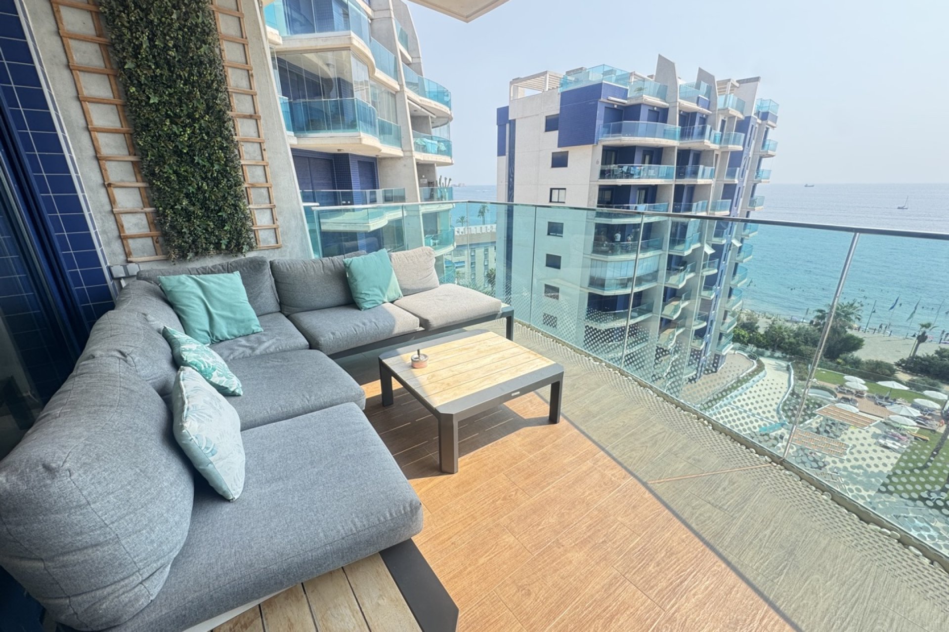 Resale - Apartment -
Punta Prima