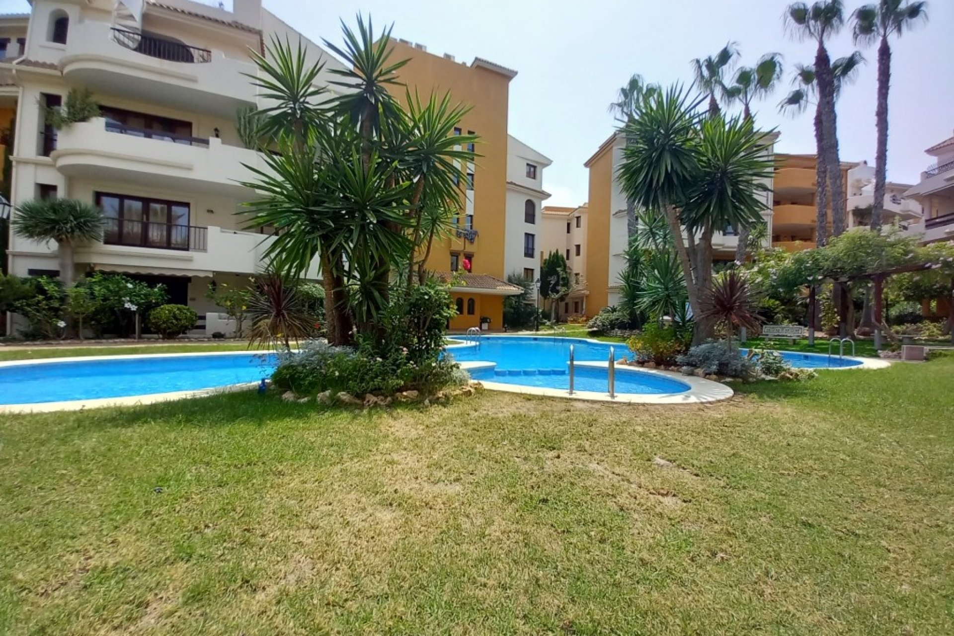 Resale - Apartment -
Punta Prima