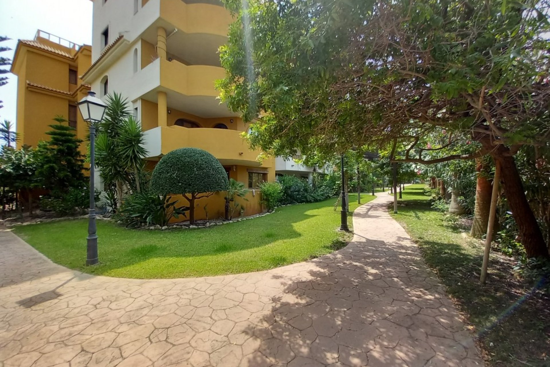 Resale - Apartment -
Punta Prima