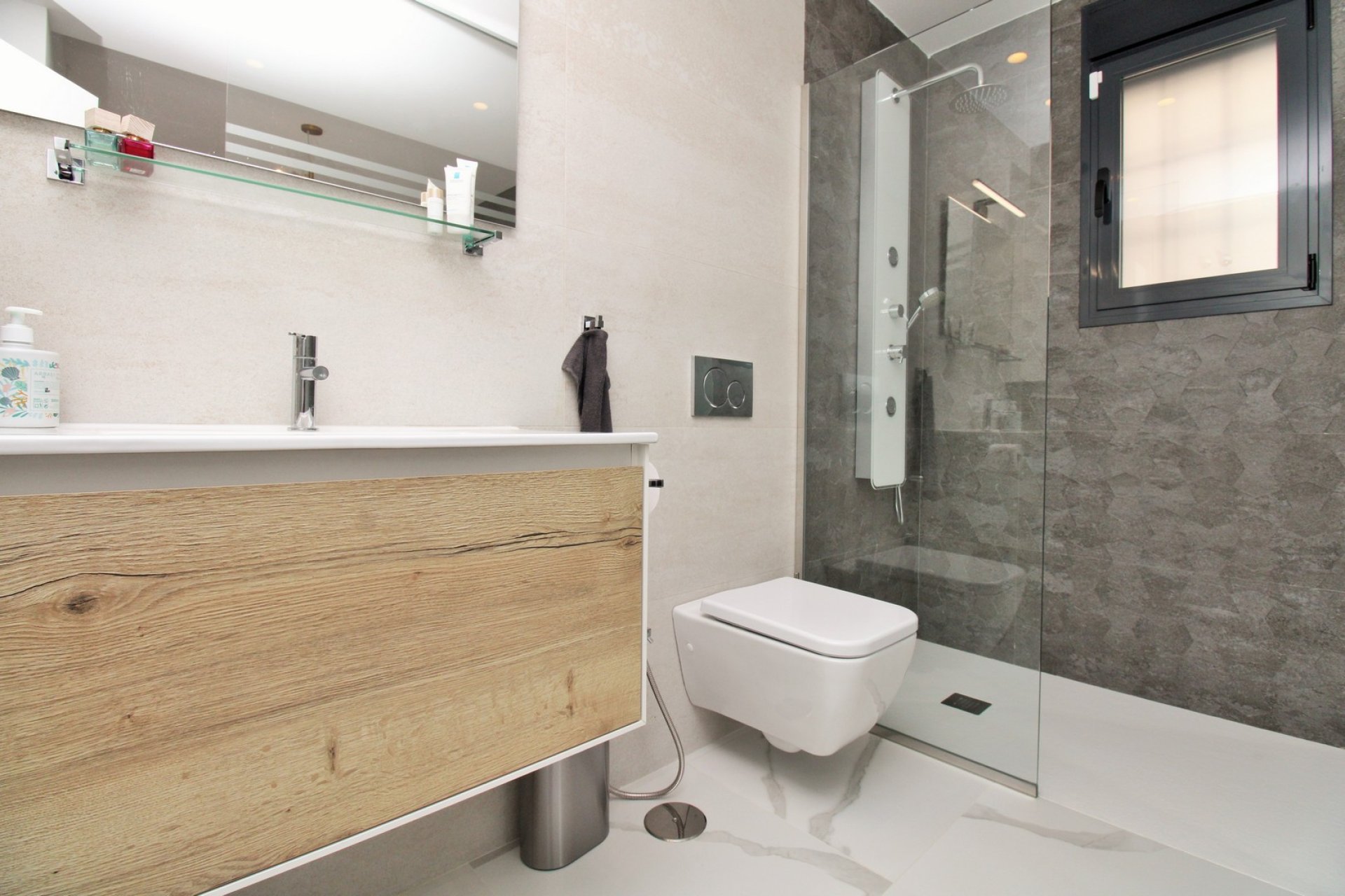 Resale - Apartment -
San Miguel - San Miguel de Salinas