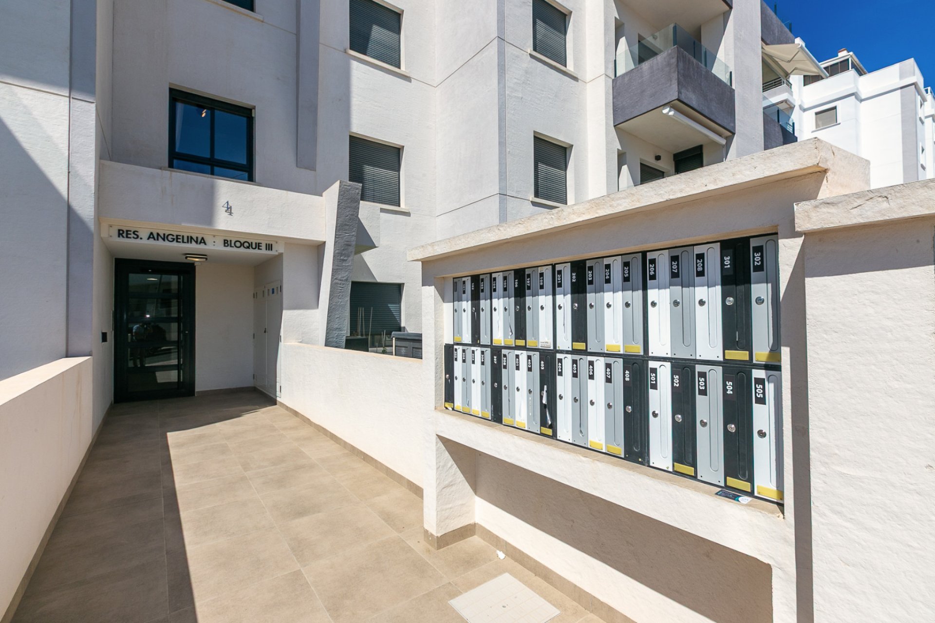Resale - Apartment -
San Miguel - San Miguel De Salinas