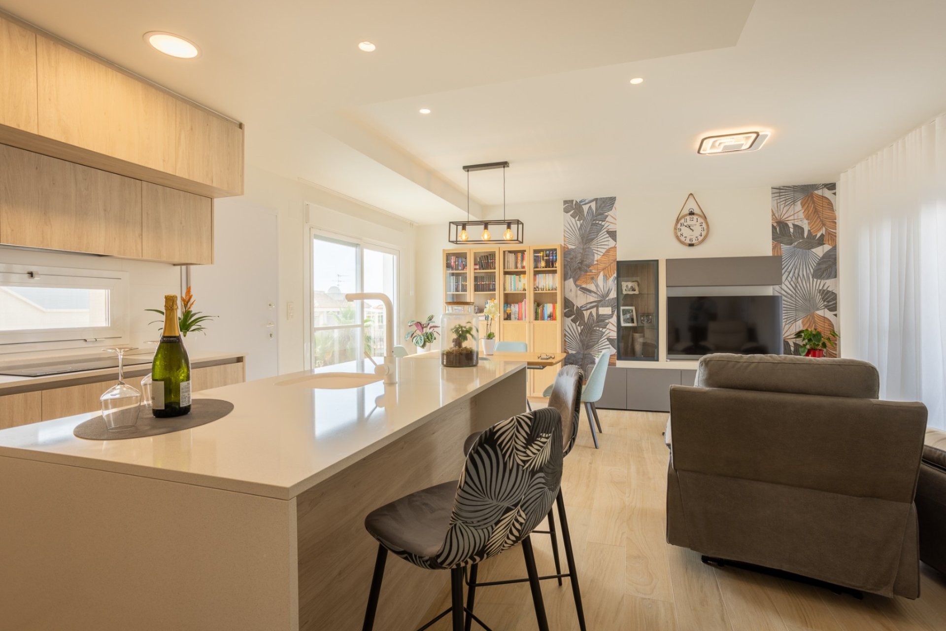 Resale - Apartment -
San Miguel - Villamartín