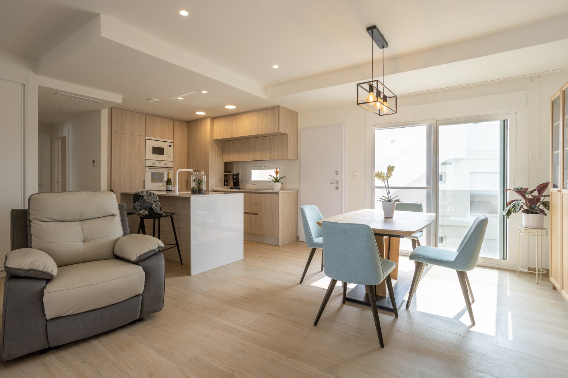 Resale - Apartment -
San Miguel - Villamartín