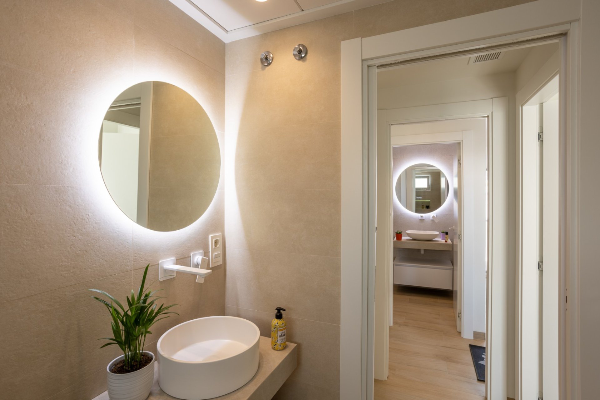 Resale - Apartment -
San Miguel - Villamartín