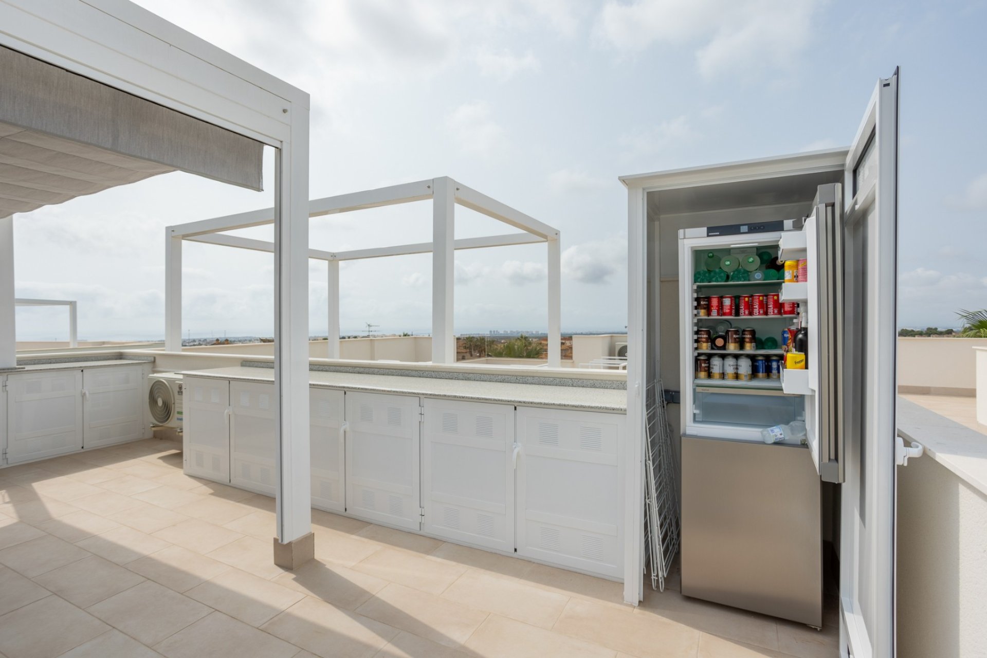 Resale - Apartment -
San Miguel - Villamartín