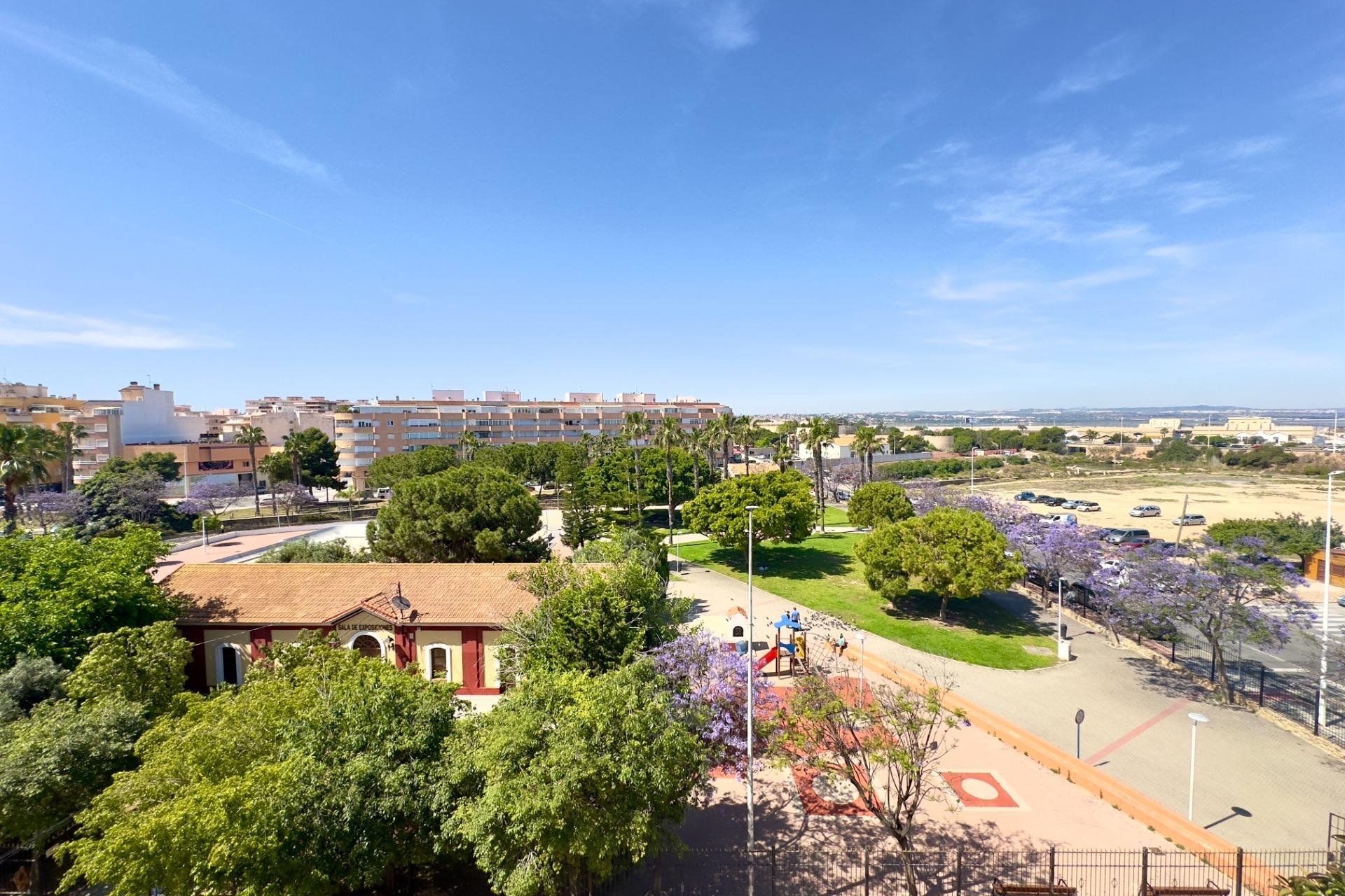 Resale - Apartment -
Torrevieja - Acequion